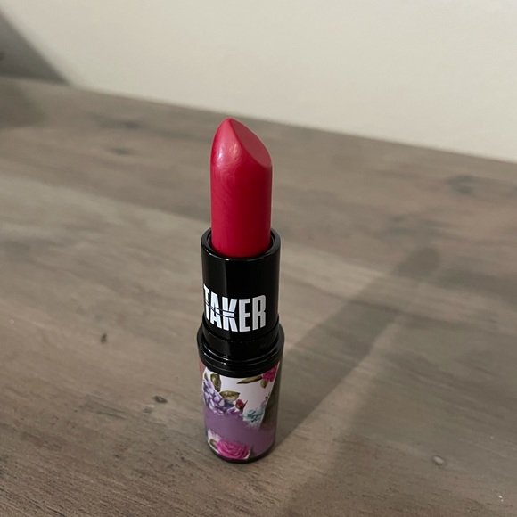 MAC RUBY WOO LIPSTICK NEW - Picture 5 of 8